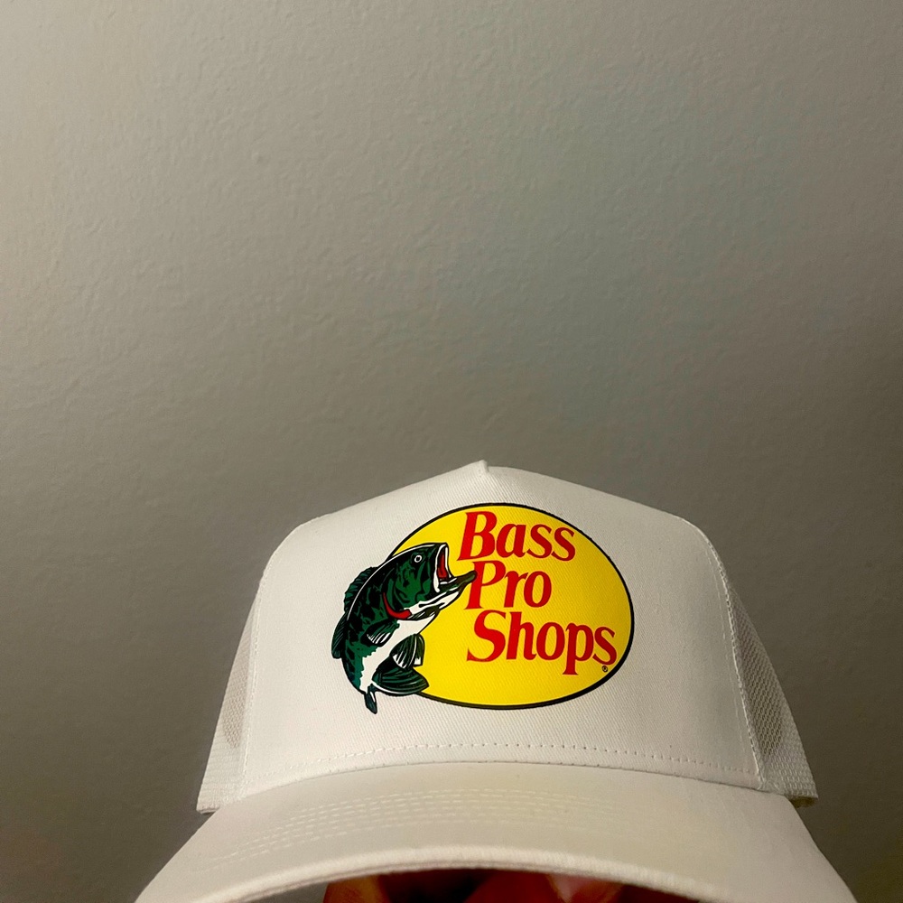 White bass pro shop excellent condition